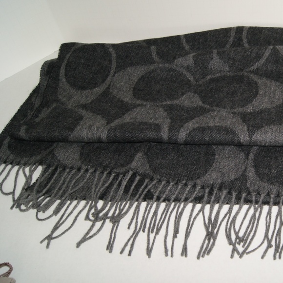 COACH SIGNATURE  C MUFFLER WOOL  SCARF - Picture 5 of 5